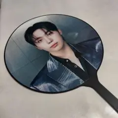 SEVENTEEN ウォヌ　トレカ　グッズ　うちわ SEVENTEEN ウォヌ うちわ followagain - メルカリ