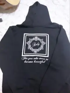 Rady ブラックパーカー バックプリント