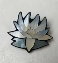 ヴィンテージ　ロータス　螺鈿　象嵌　シェル　蓮の花　ブローチ　レトロ　ジュエリー