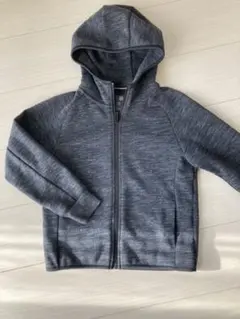 ユニクロ　ドライストレッチスゥエット　パーカー　130cm