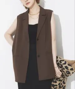 ROUGE VIF ノースリーブ　ベストのサムネイル