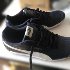 PUMA ネイビー スニーカー