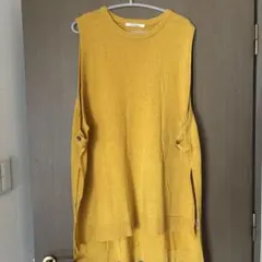イエロー ノースリーブ ニットワンピース