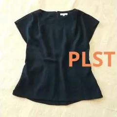 PLSTプラステ ペプラムブラウス 黒 肩タック バックギャザー きれいめ 通勤のサムネイル