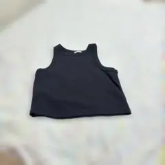 GU ショート丈　タンクトップのサムネイル