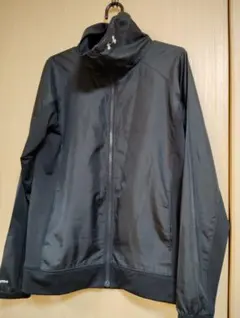 m*様 値下げ Under Armourブラック ナイロンジャケットフルジップ