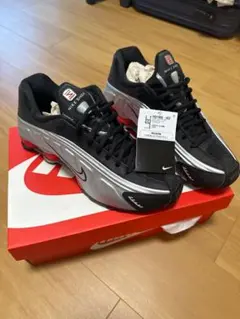 NIKE SHOX R4 シルバー　26.5