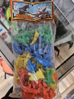 ウルトラマン80 怪獣消しゴムフィギュア 1980年製 60個入
