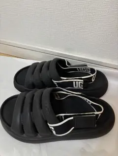 UGG サンダル ブラック ロゴストラップのサムネイル