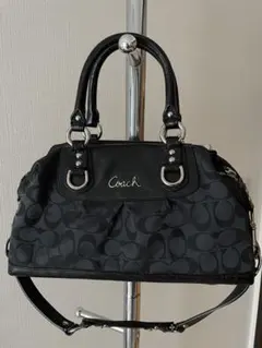 極美品Coach ブラック ショルダーバッグ