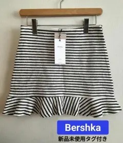 新品未使用タグ付き　Bershkaベルシュカ　ミニスカート　ボーダーのサムネイル