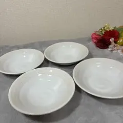 ★おまとめ割 SALE開催中★ j6 お洒落な白の波型丸皿4点セット