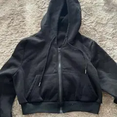 ブラックフード付きパーカー