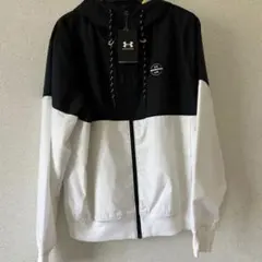 タグ付き新品！Under Armour フード付きナイロンジャケット　SM