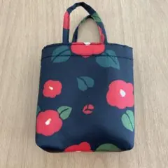 ￼新品未使用　赤い花柄　椿柄　ナイロンエコバッグ