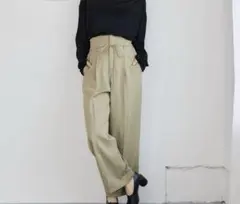 リボンベルト　タックパンツ　未使用タグ付き
