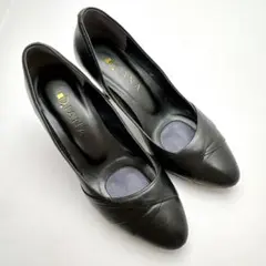 ダイアナ　クロスデザインパンプス　シンプル　ブラック　２３ｃｍ幅広