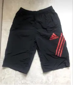 adidas ハーフパンツ 黒　3本ストライプ