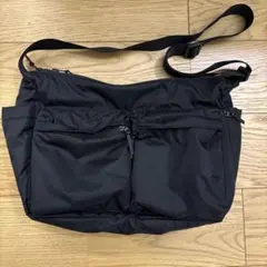 UNIQLO マルチポケットショルダーバッグ　ブラック　黒
