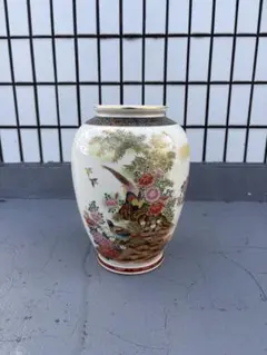 花と鳥の絵柄 陶器製花瓶