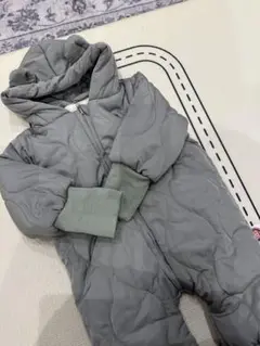 フード付きジャンプスーツ