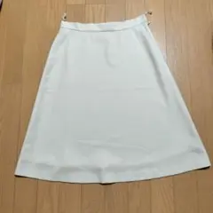THE SUIT COMPANY アイボリーフレアスカート　サイズ36のサムネイル