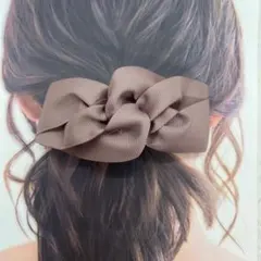 人気カラー♡ミルクティーブラウンのシンプルなバレッタ