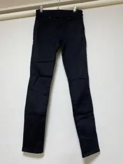 【UNIQLO】ブラック スキニーデニム パンツ