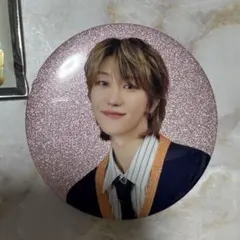 新品セブンティーンHolidayランダム缶バッチthe8