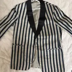 ルイ・フェロー独特の高品質で高級感のある麻のボーダーのジャケット 