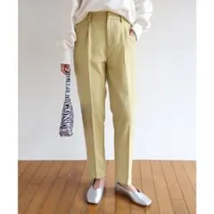 イエロー テーパードパンツ スラックス