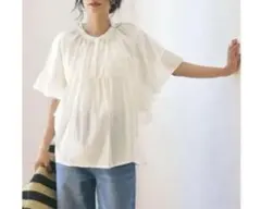 coca フリル袖ブラウス　生成