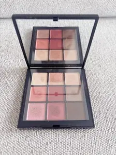 【美品】NARS アイシャドウパレットのサムネイル