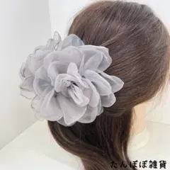大きめグレー　チュール花モチーフバンズクリップ　ヘアアクセサリー　バンスクリップ