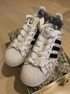 アディダス スーパースター スニーカー 35周年