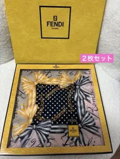 新品　FENDI ハンカチ２枚セット 箱入り　チェーン　ピンク ドット リボンのサムネイル