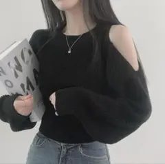 オフショルダーリブ編みニット