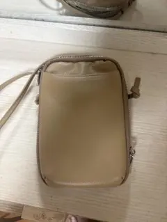 ベージュ スマホショルダーバッグのサムネイル