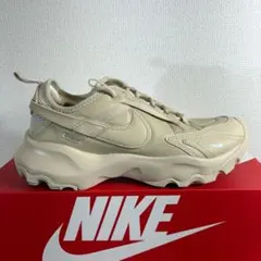 NIKE ナイキ　TC 7900 ウィメンズ　24cm ベージュ スニーカー