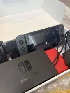 Nintendo Switch 本体 充電器付き　赤ケース汚れあり