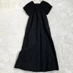 ミウィビレット　マジョリカプリーツギャザー使いフレアワンピース　無地　黒　M
