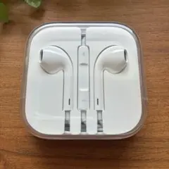 【新品未使用】Apple 純正イヤホン 3.5mmジャック ホワイト