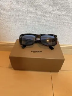 BURBERRY サングラス ブラック ケース付きのサムネイル
