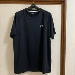 メンズアンダーアーマー　スポーツTシャツ　XL黒