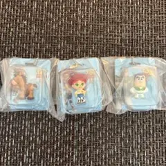 トイストーリー　ブリスターチャーム　バズ　ブルズアイ　ジェシー