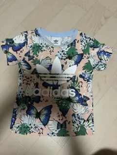 adidas 蝶と花プリント Tシャツのサムネイル
