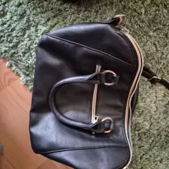 黒 合成皮革 ハンドバッグ