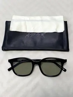滝沢眞規子さん愛用 ADSR MONK 01 C ブラック×ライトグリーン