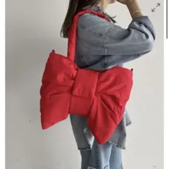 赤 ショルダーバッグ