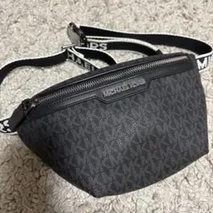 2026年最新】MICHAEL KORS カラー：ブラック系 メンズ ボディバッグ